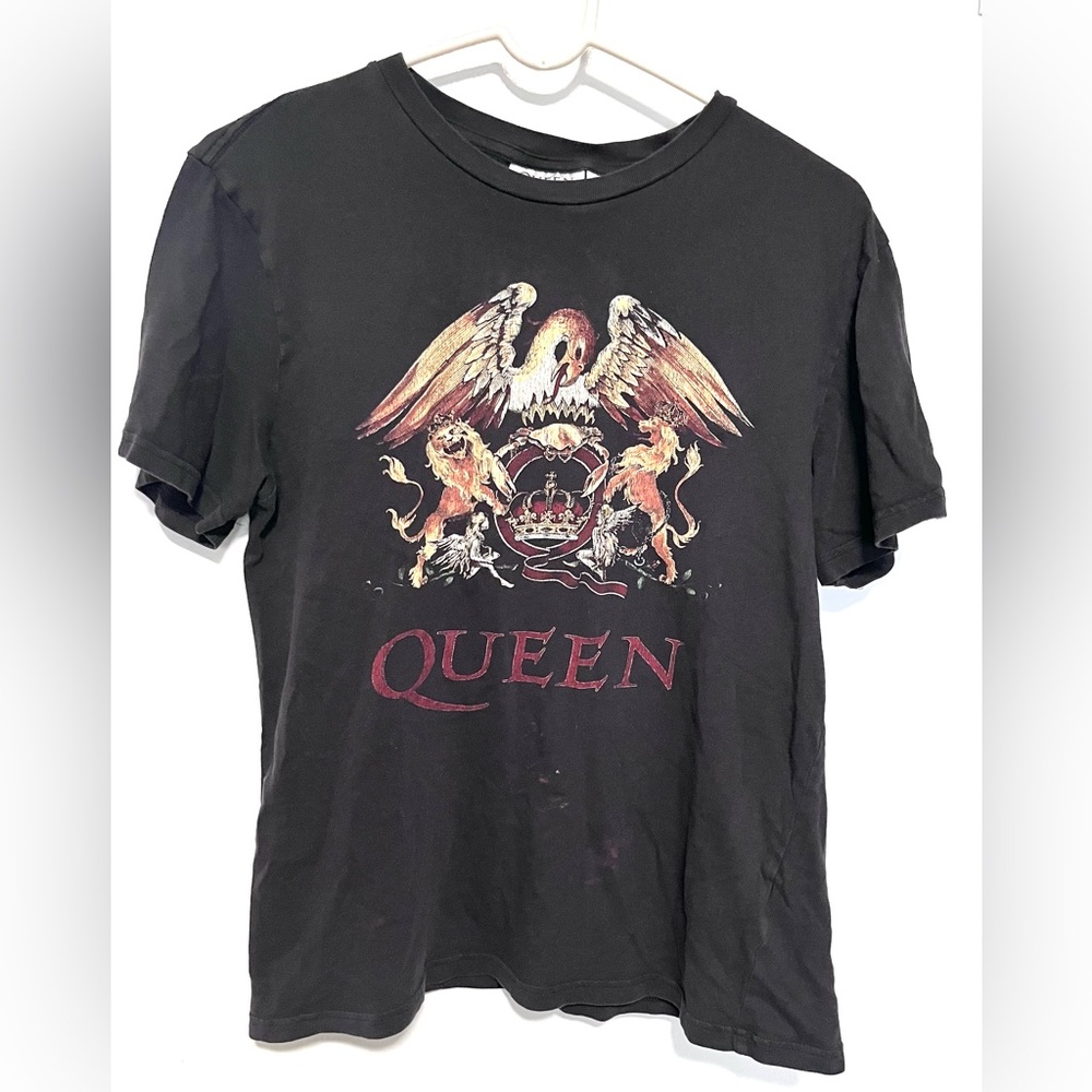 Woman’s graphic tee